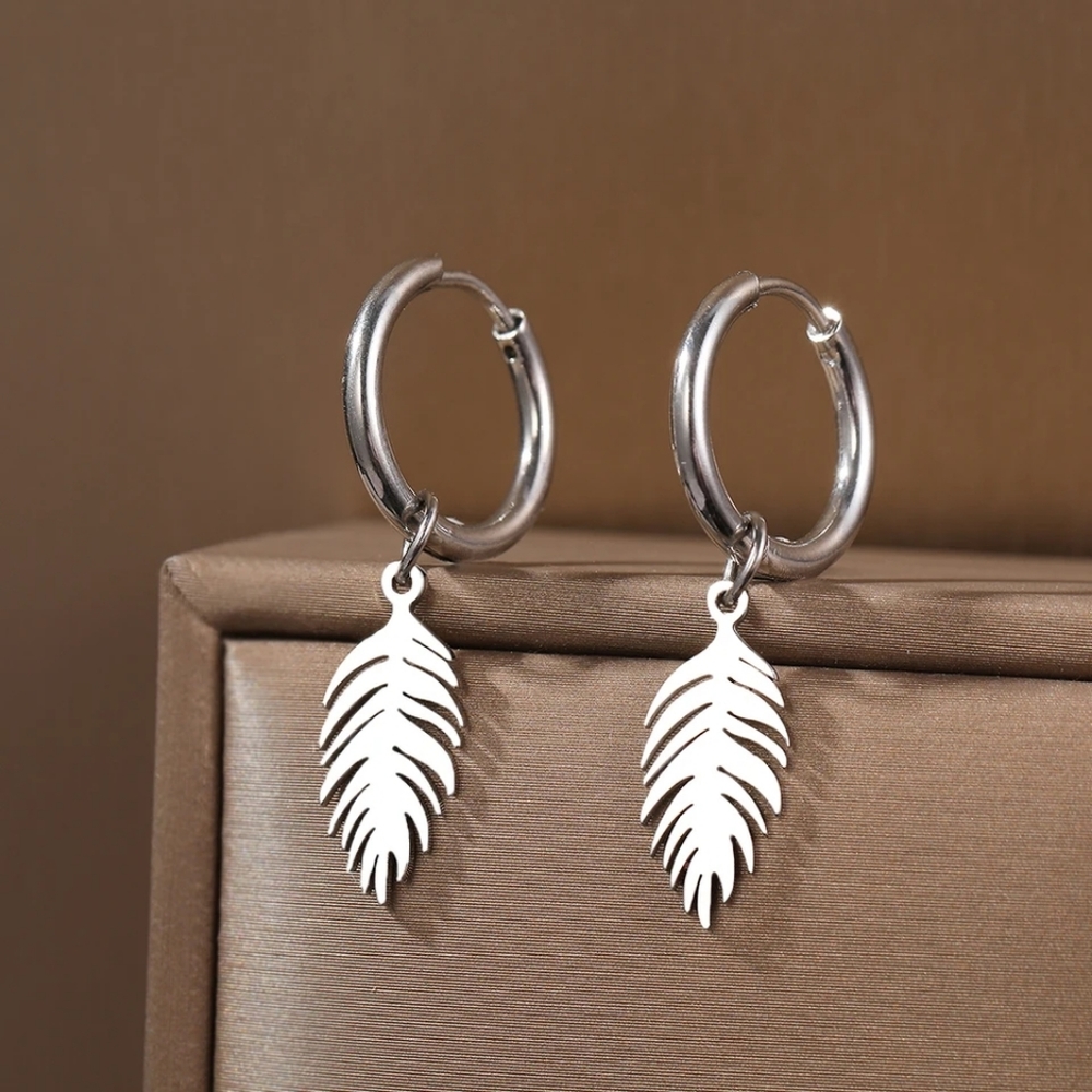 Vintage Wheat Leaves Earrings - Picture 2 of 6